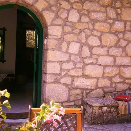 Dom wakacyjny Frias Asprogerakata